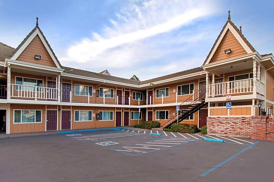 Ramada Bayside Inn & Suites Eureka
