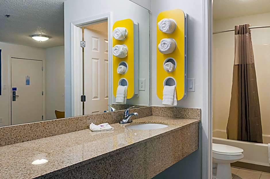 Motel 6-Bay Saint Louis, MS