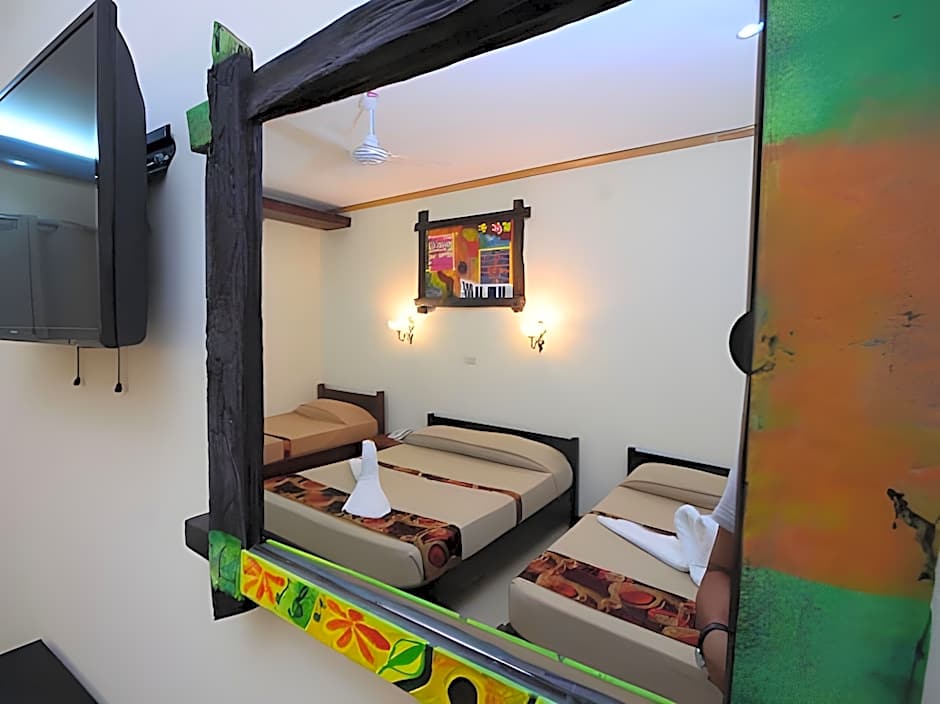 RedDoorz @ New Casamila Hotel Palawan