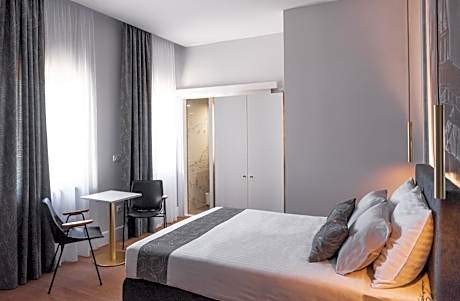 Deluxe Double Room with Sea View