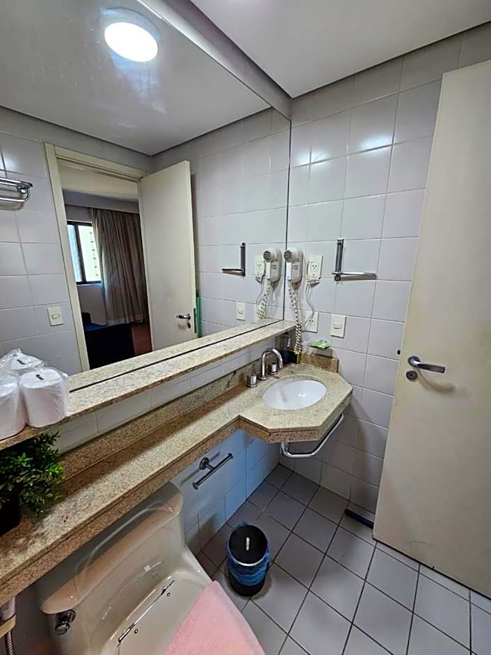 Hotel Internacional Ibirapuera 2534 proximo Metro