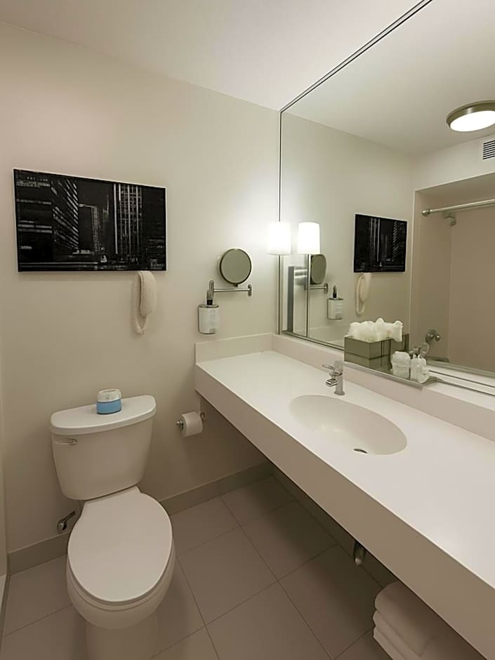 Crowne Plaza - Chicago West Loop By IHG