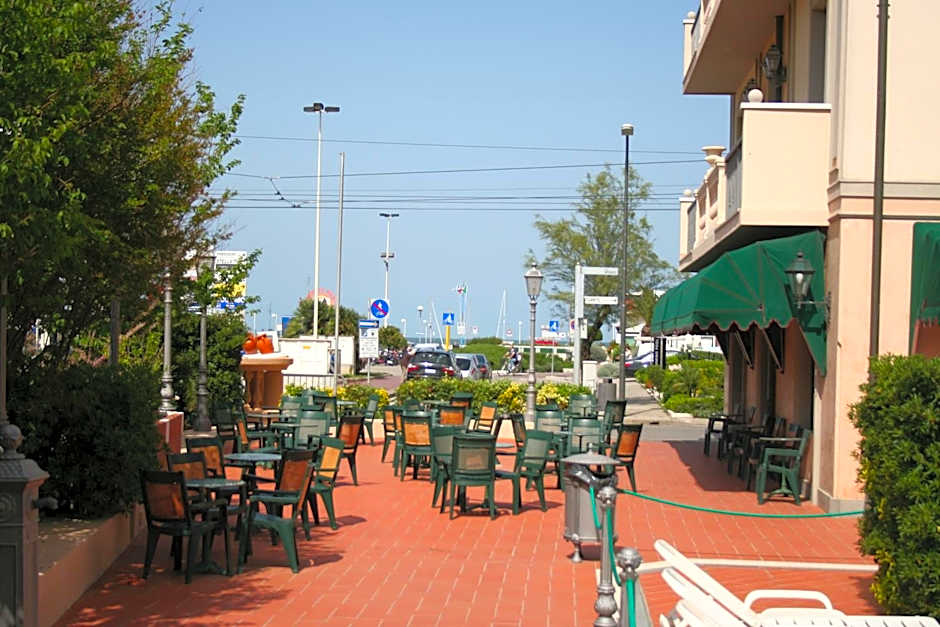 Hotel Milano Helvetia - in centro con piscina