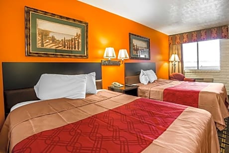 Standard Queen Room with Two Queen Beds - Non-Smoking