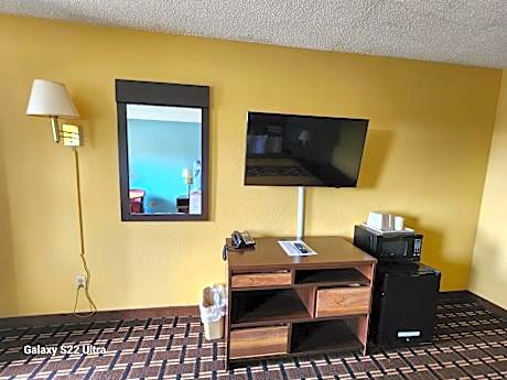 Double Room with Two Double Beds - Mobility Access/Non-Smoking
