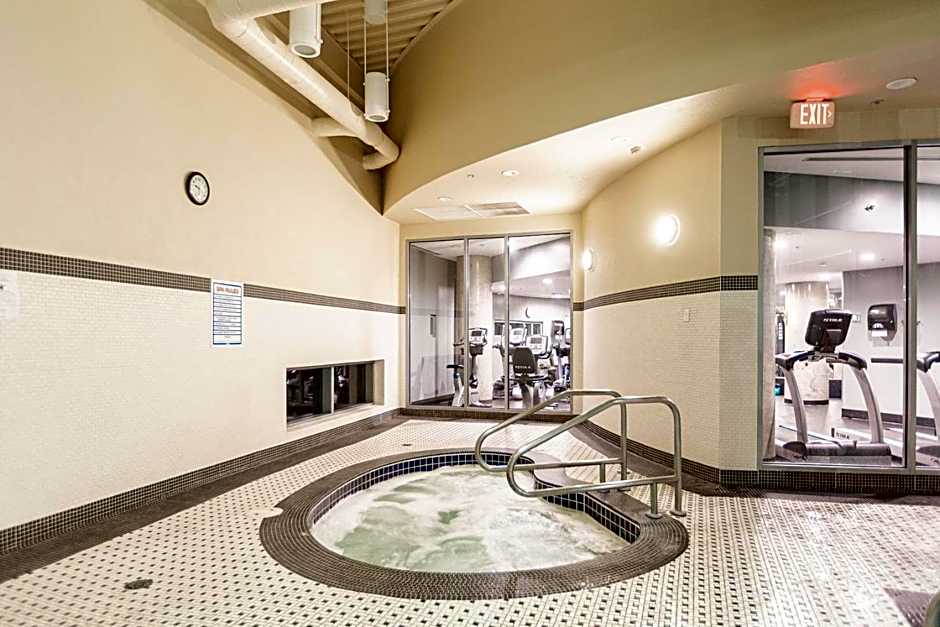 Condo in Downtown Vancouver - Near Rogers Arena