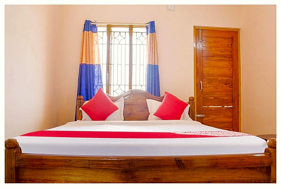 Goroomgo Caroline Homestay Bhubaneswar
