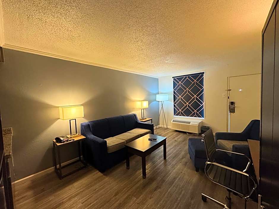 Clarion Inn & Suites Dothan South