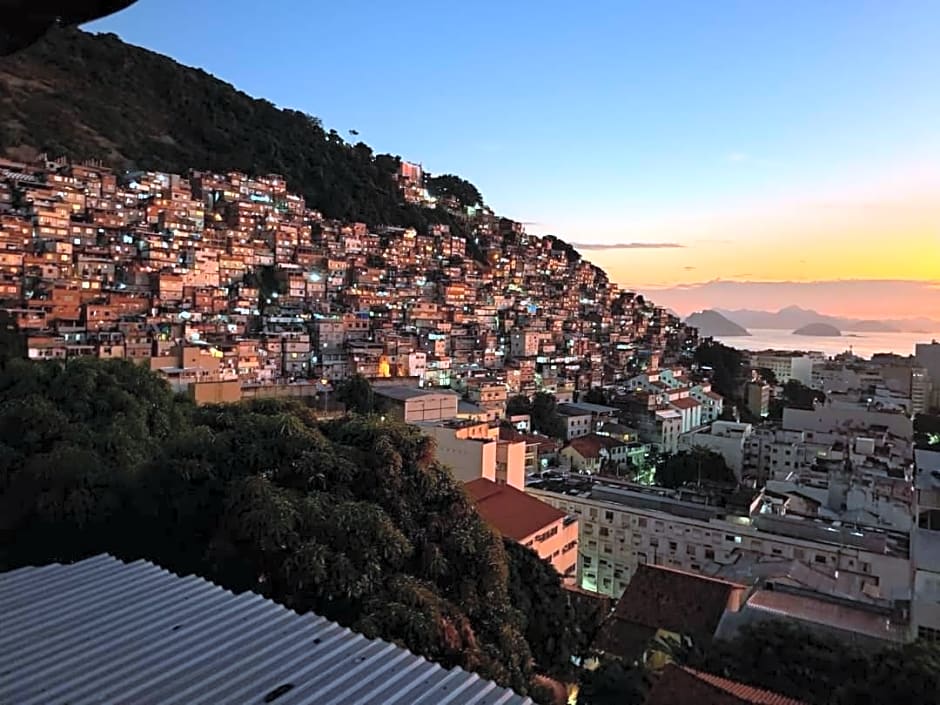 Pousada Favela Cantagalo