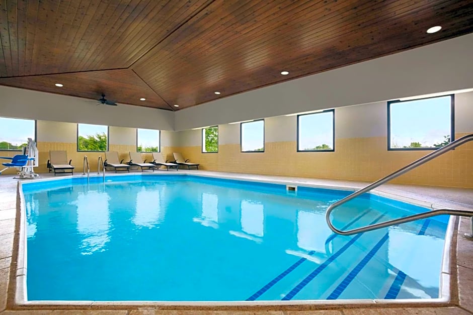 Country Inn & Suites by Radisson, DFW Airport South, TX