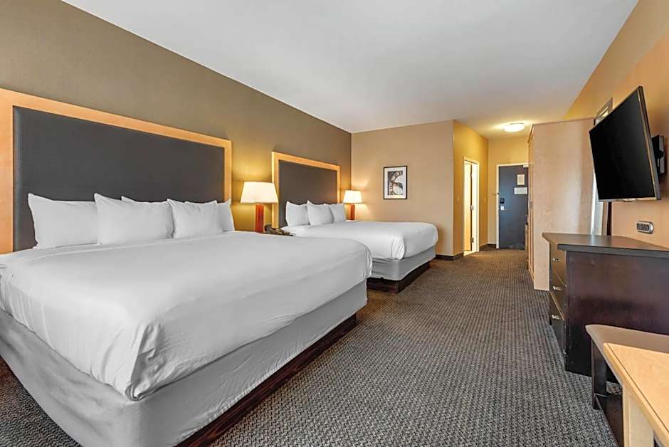 Cambria Hotel Akron - Canton Airport