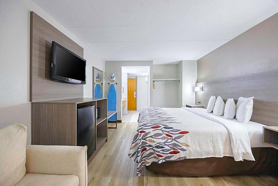 Red Roof Inn & Suites Middleborough
