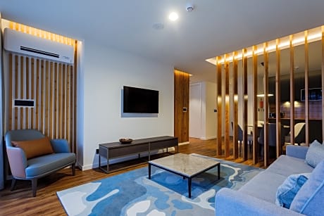 ONE BEDROOM APARTMENT