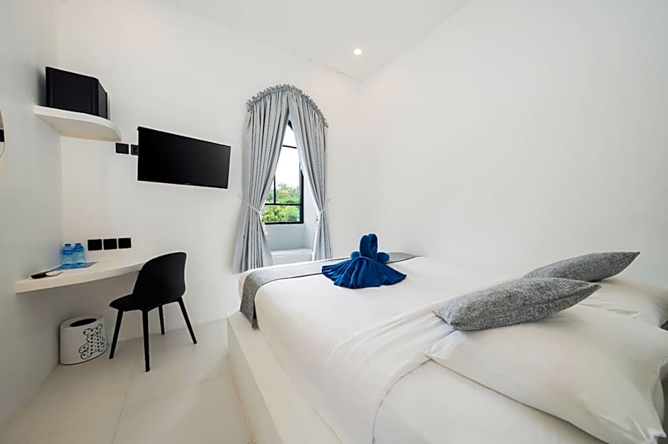 Bombora Surf Camp Hotel