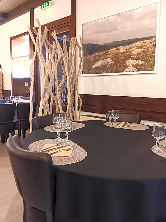 Logis Hôtel Restaurant Le Palous