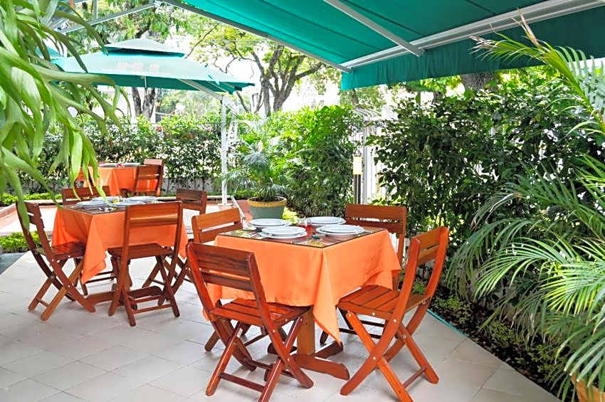 Hotel Imbanaco