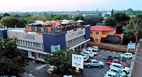 Acorn Lodge & SKYDECK