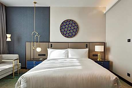Classic King Room with Amir Temur Square View