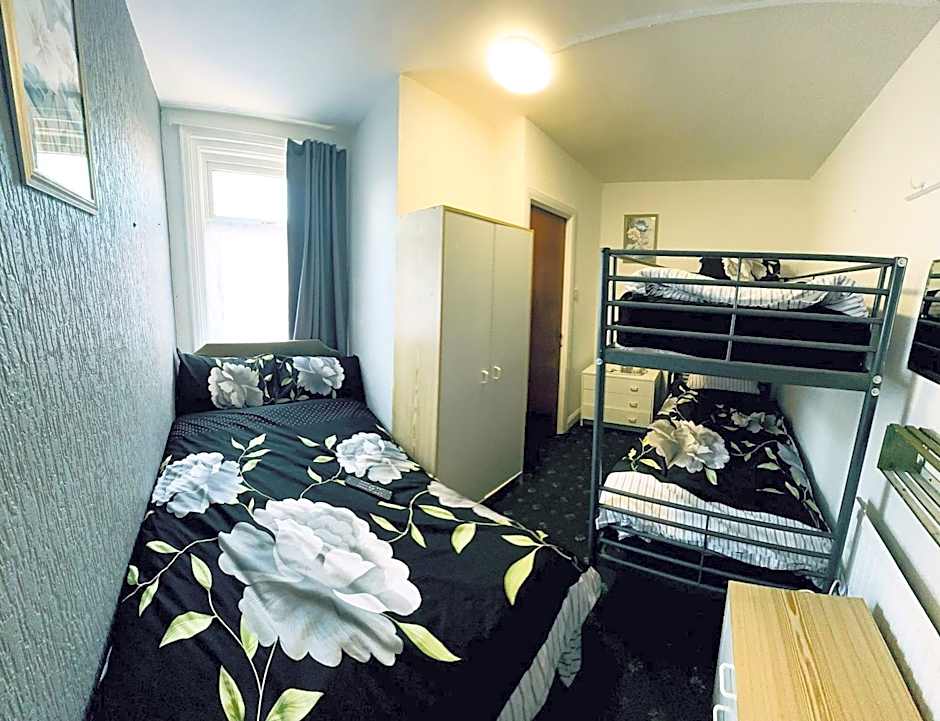 Lynalan – Blackpool