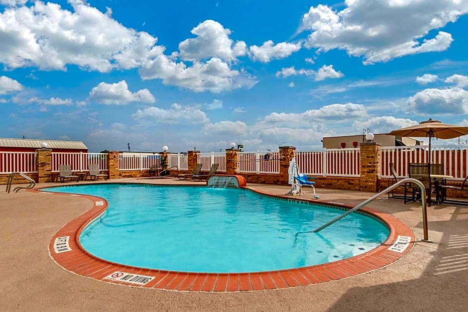 Comfort Suites Central
