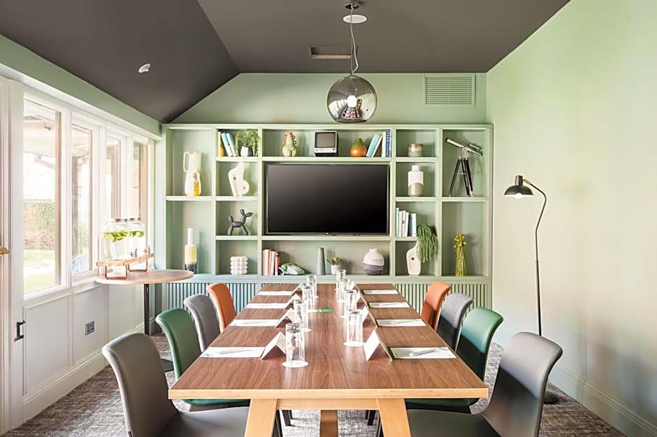 Holiday Inn Reading West By IHG