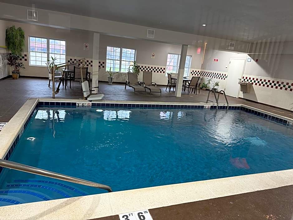 Country Inn & Suites by Radisson, Elgin, IL