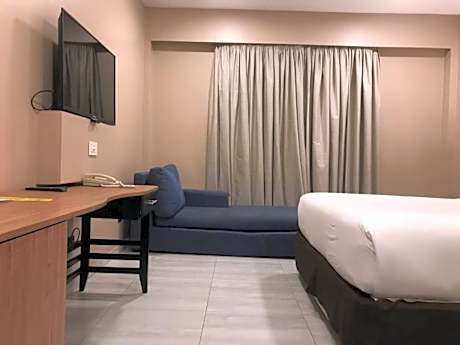 Premium Room, 1 Queen Bed, Non Smoking