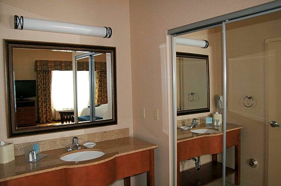 Hampton Inn By Hilton & Suites Pittsburg