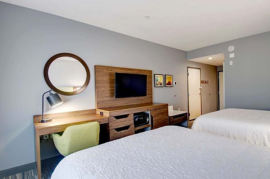 Hampton Inn By Hilton & Suites Portland, ME