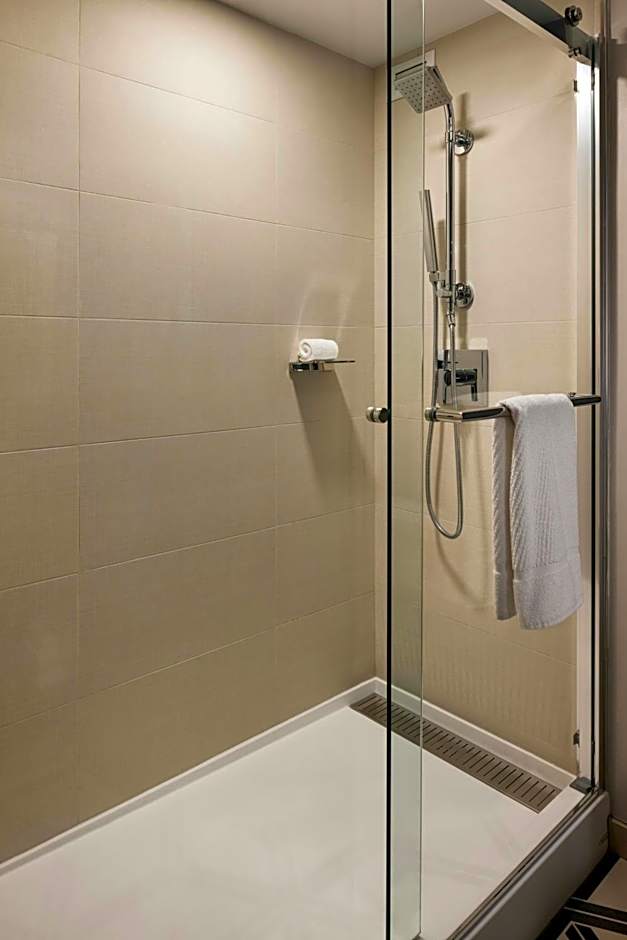 Oshkosh Marriott Waterfront Hotel & Convention Center
