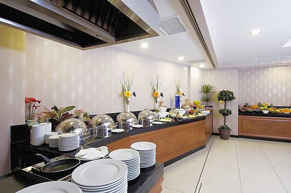 Tugcu Hotel Select