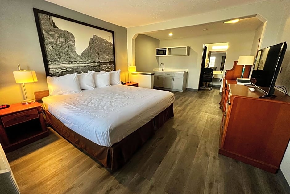 Super 8 by Wyndham Sealy