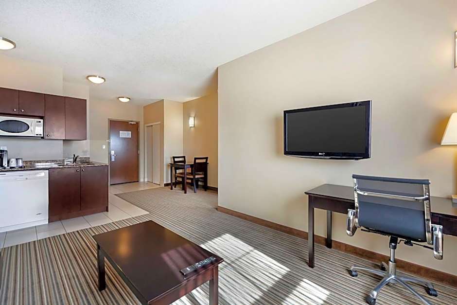 Best Western Plus Peace River Hotel & Suites