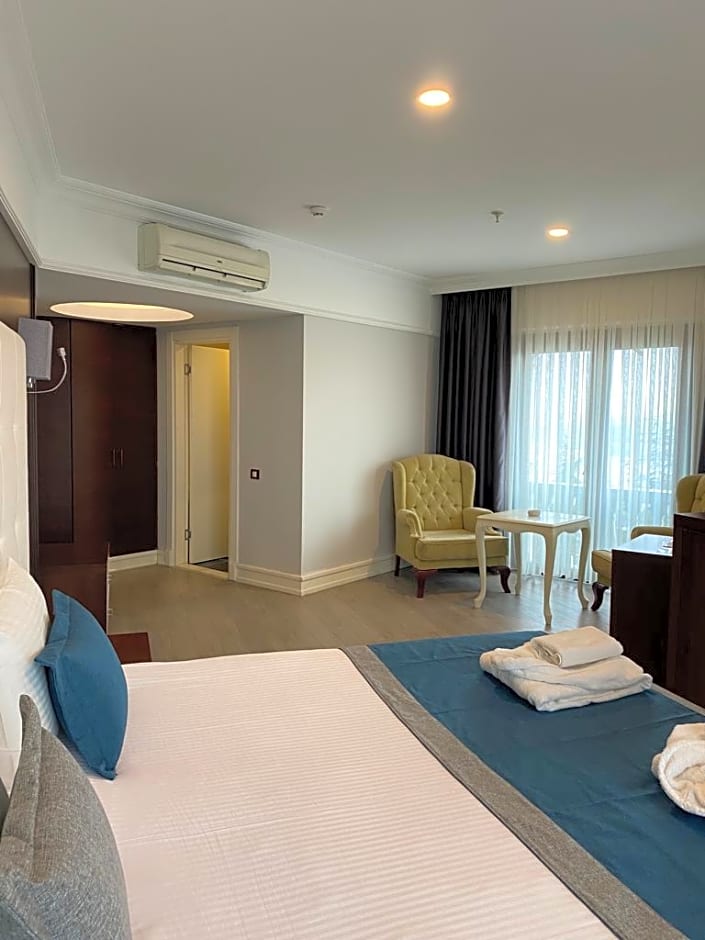 PARADISE ISLAND HOTEL