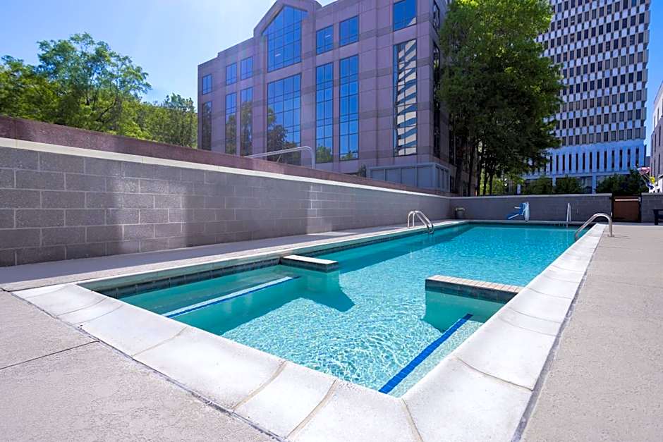 Home2 Suites by Hilton Greenville Downtown