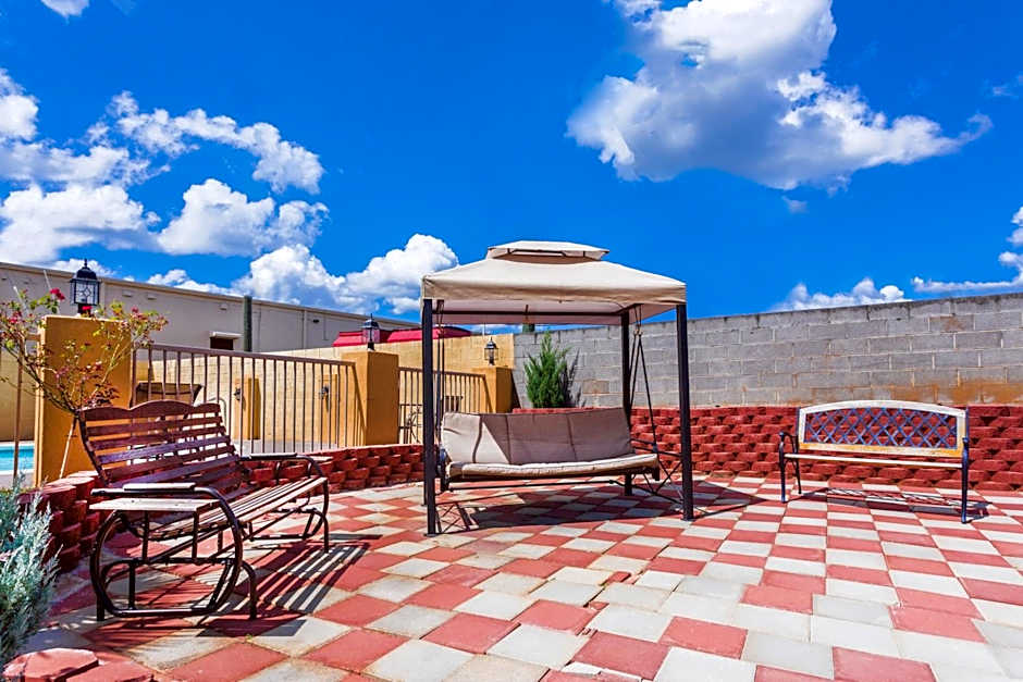 Super 8 by Wyndham Prattville Montgomery