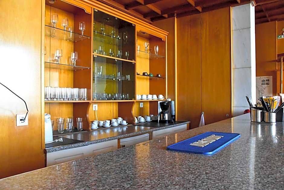 Leonidas Hotel