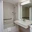 Days Inn & Suites by Wyndham Arlington Heights