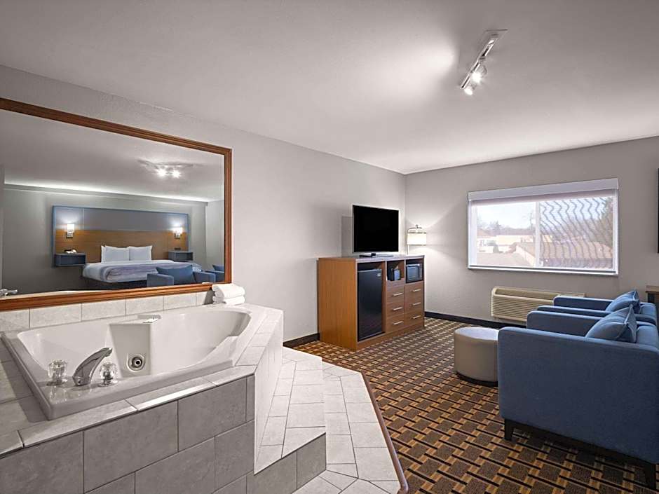 AmericInn by Wyndham Woodstock IL