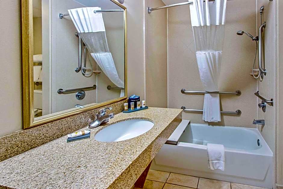 La Quinta Inn & Suites by Wyndham Ruidoso Downs