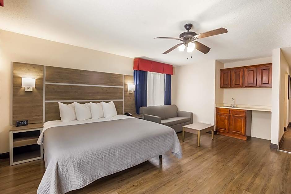 Photo 1 of 3 of Suite