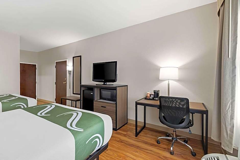 Quality Inn Fayetteville Near Historic Downtown Square