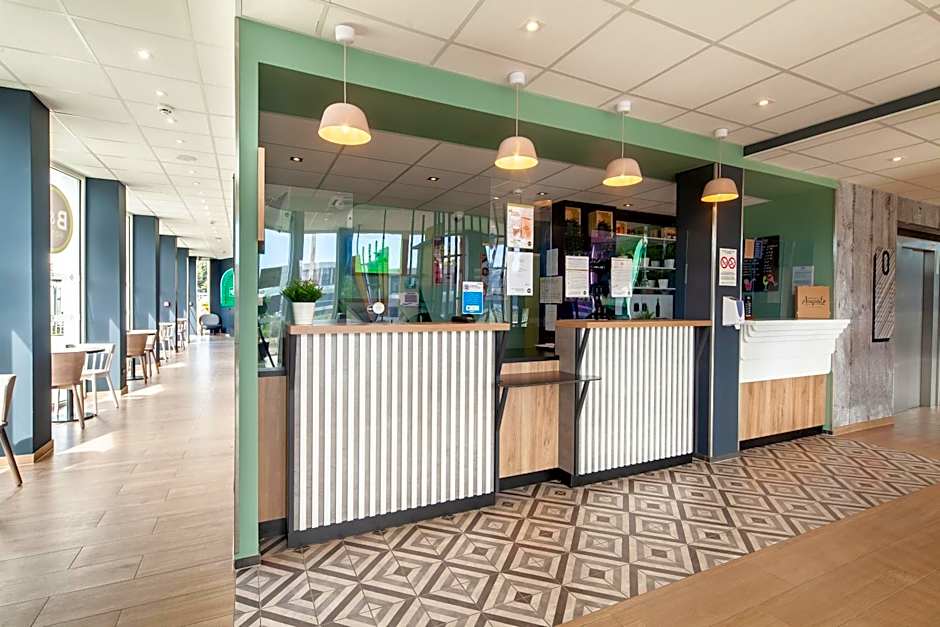 B&B HOTEL Massy Gare TGV