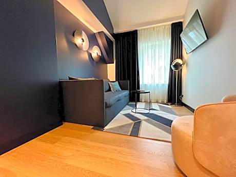 Duplex Junior King Suite with Sofa Bed