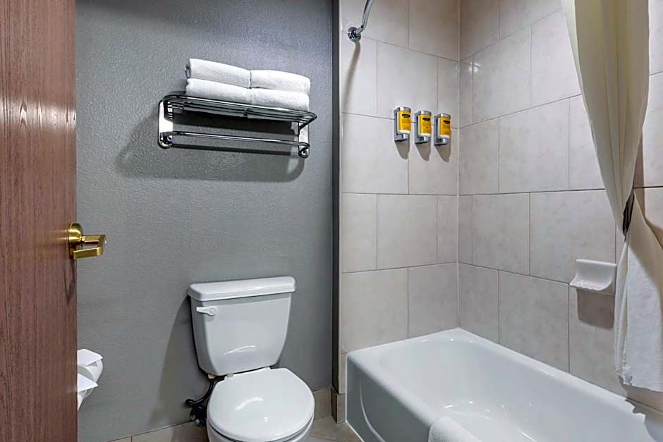 Best Western Plus Mansfield Inn & Suites