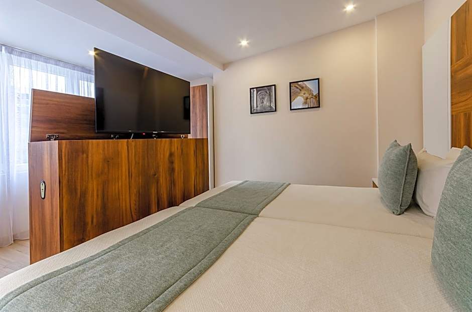 Avenida Park Residence