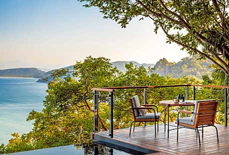 Panoramic Ocean Treehouse (18 years and above only)