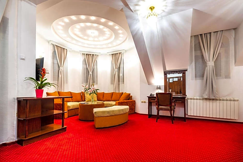 Garni Hotel Royal Crown