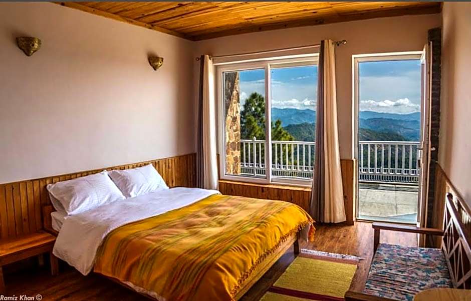 Kasar Rainbow Yoga Retreat