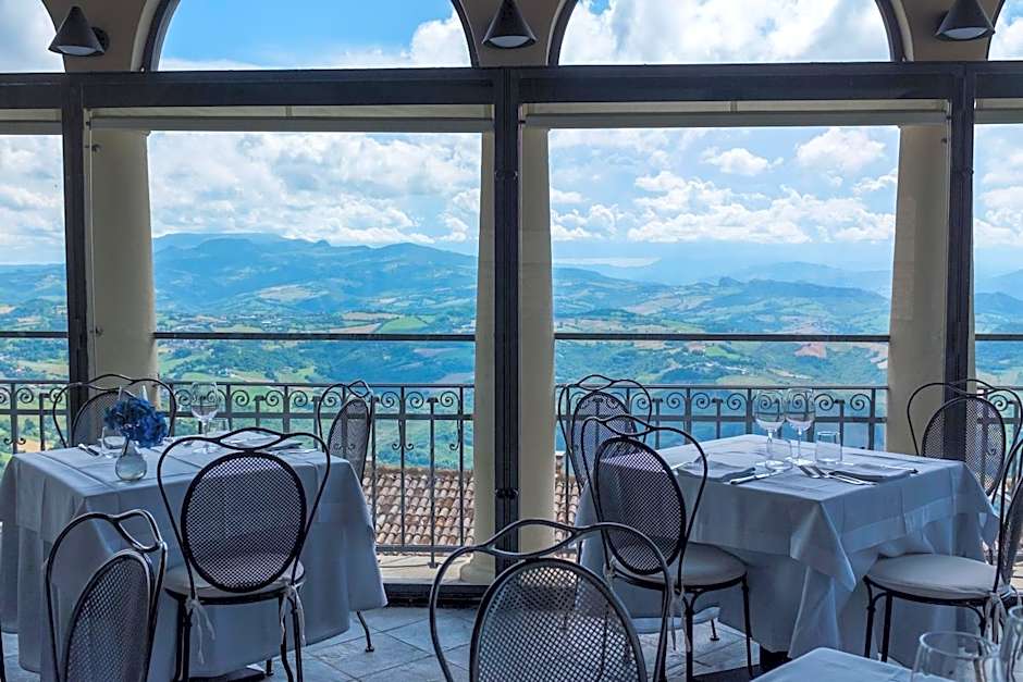 Hotel Titano